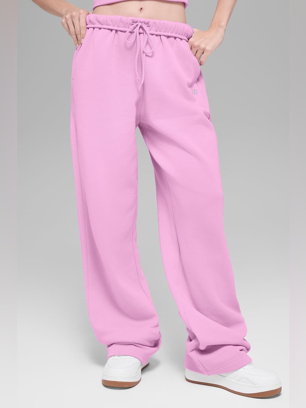 ALO Yoga Accolade Straight Leg Sweatpant in Candy Heart Pink, Size Large